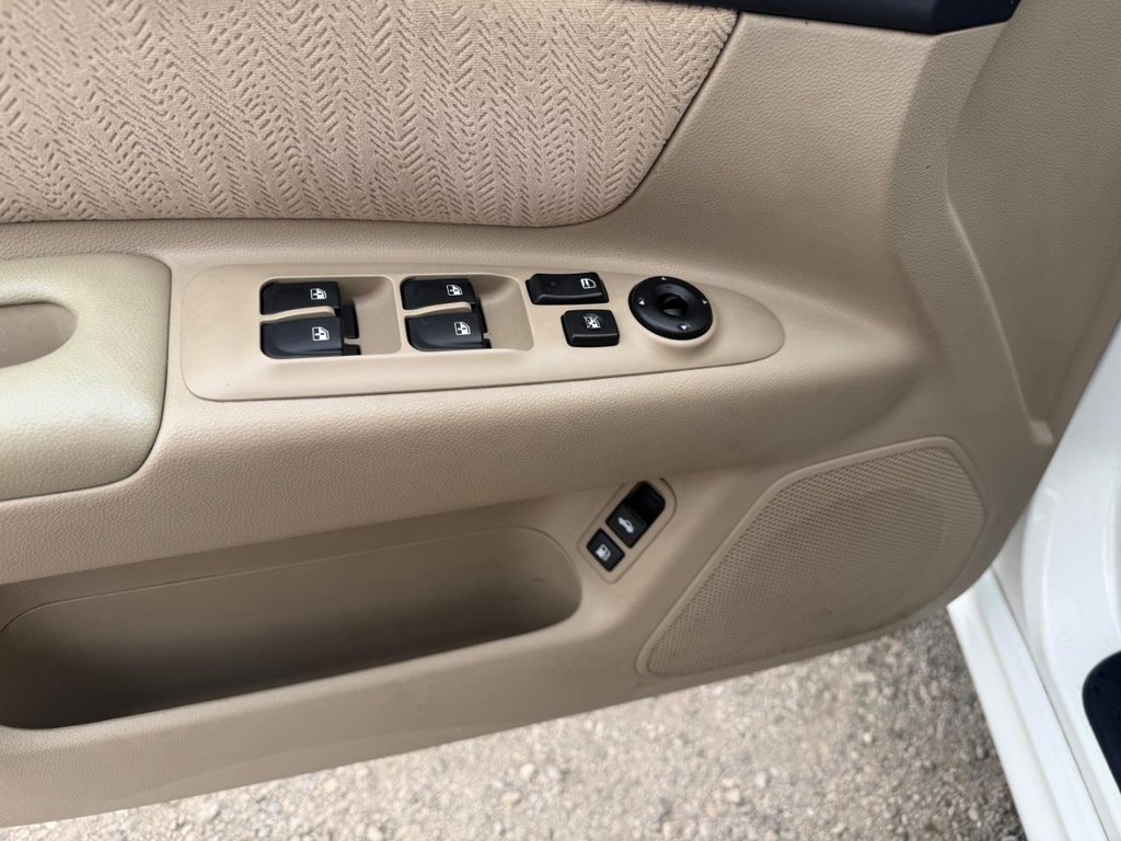 Kia Optima Vehicle Full-screen Gallery Image 19