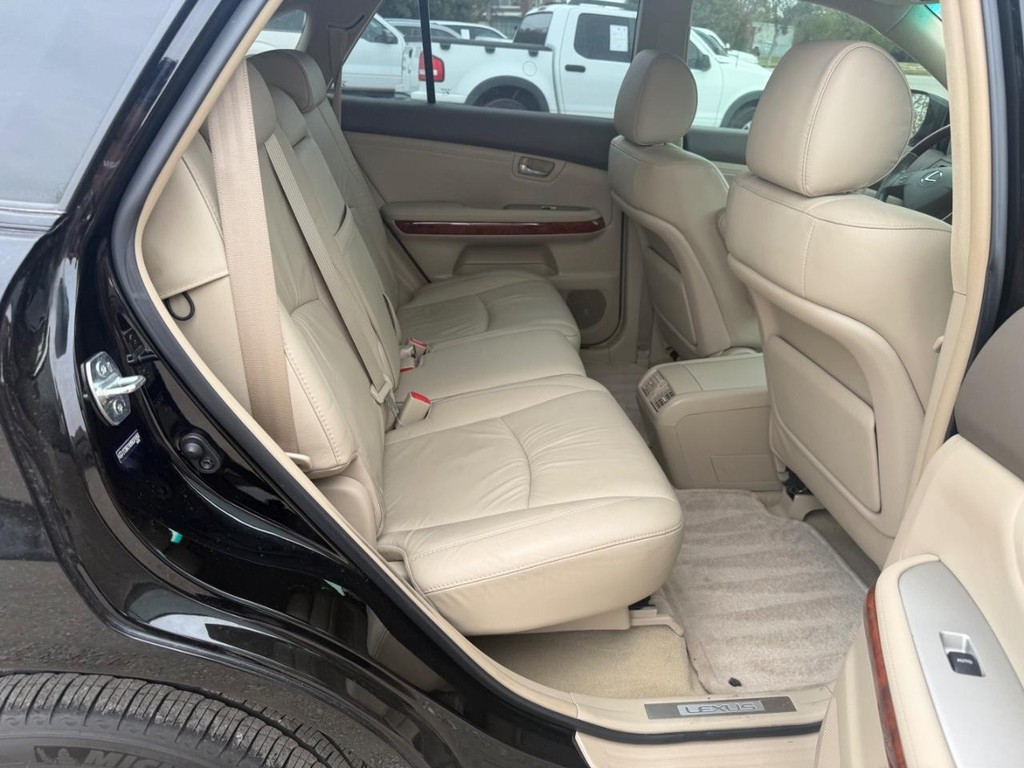 Lexus RX 350 Vehicle Full-screen Gallery Image 11