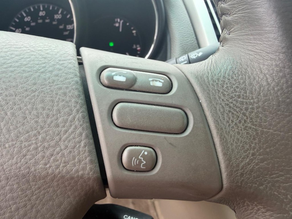 Lexus RX 350 Vehicle Full-screen Gallery Image 22