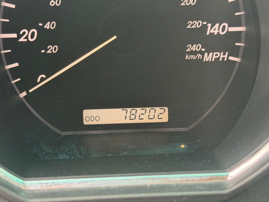 Lexus RX 350 Vehicle Full-screen Gallery Image 23