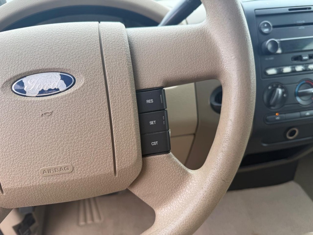 Ford F-150 Vehicle Full-screen Gallery Image 20