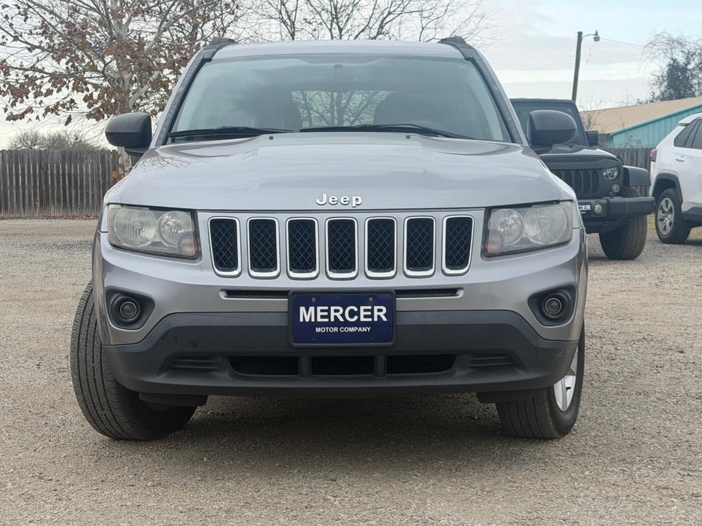Jeep Compass Vehicle Full-screen Gallery Image 10