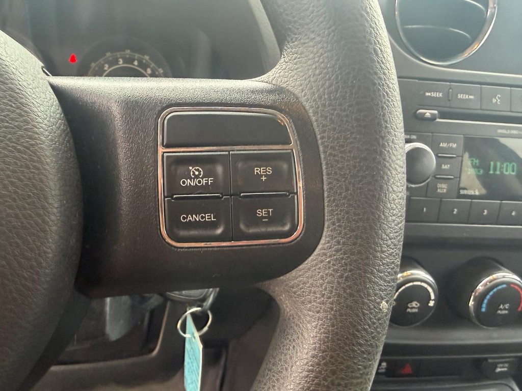 Jeep Compass Vehicle Full-screen Gallery Image 21