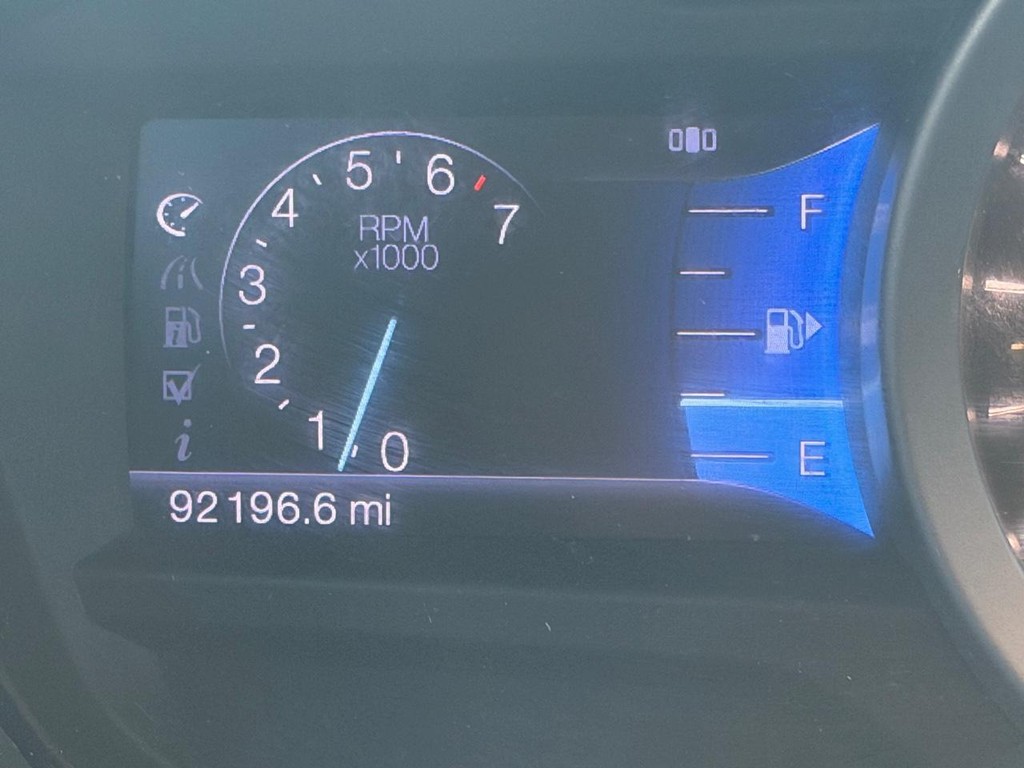 Ford Explorer Vehicle Full-screen Gallery Image 23