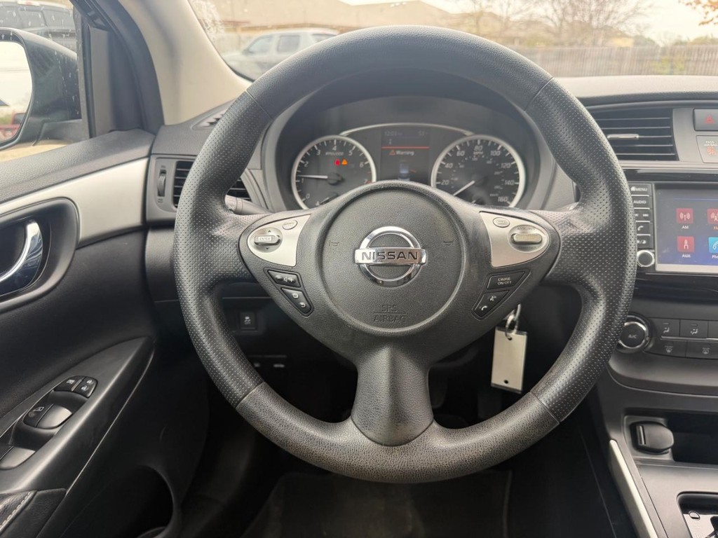 Nissan Sentra Vehicle Full-screen Gallery Image 13