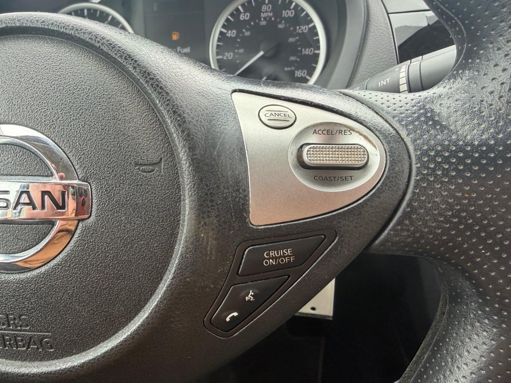 Nissan Sentra Vehicle Full-screen Gallery Image 21