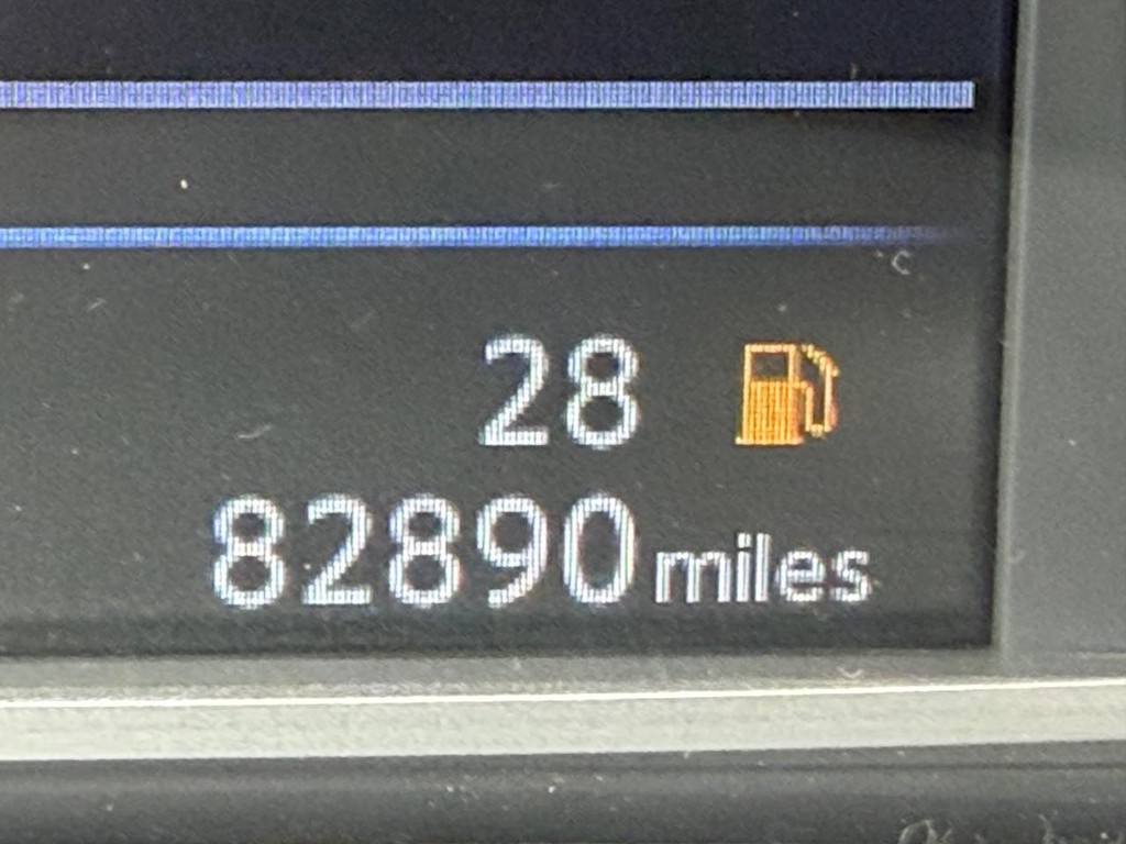 Nissan Sentra Vehicle Full-screen Gallery Image 22