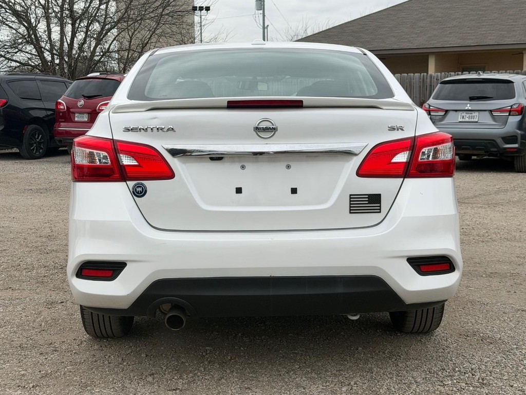 Nissan Sentra Vehicle Full-screen Gallery Image 4