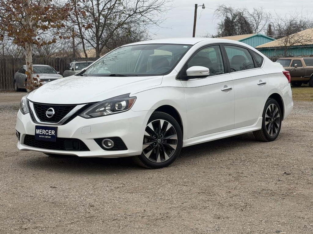 Nissan Sentra Vehicle Full-screen Gallery Image 10