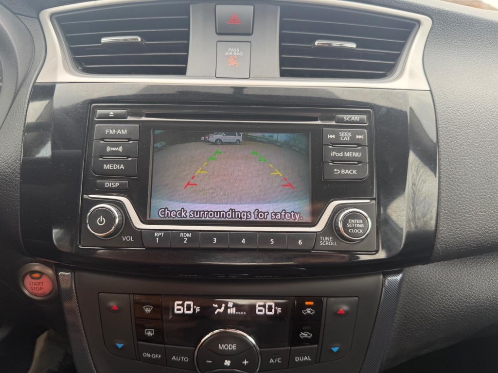 Nissan Sentra Vehicle Full-screen Gallery Image 23