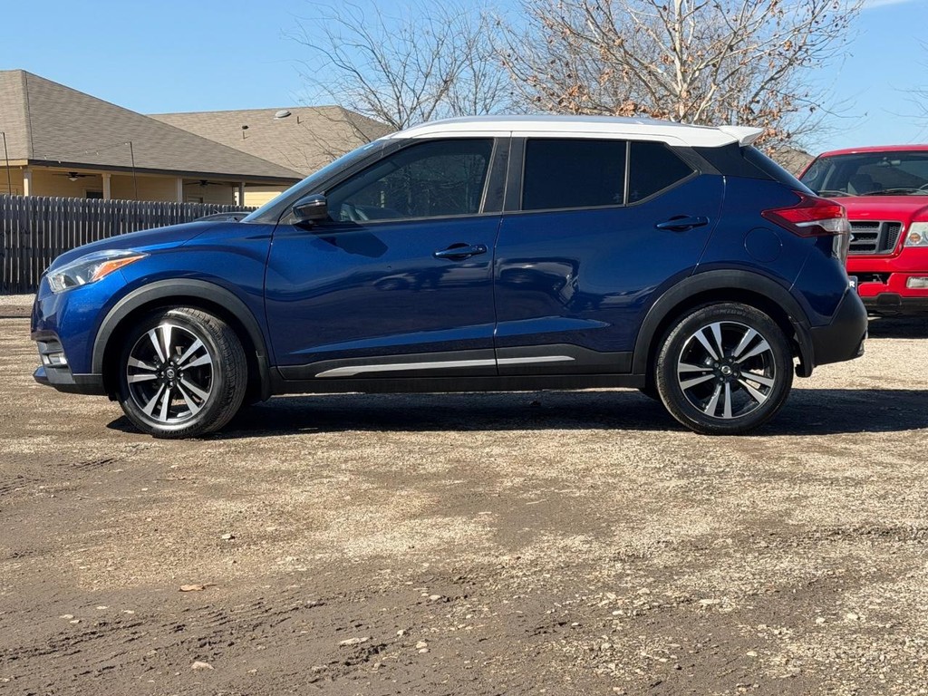 Nissan Kicks Vehicle Full-screen Gallery Image 08