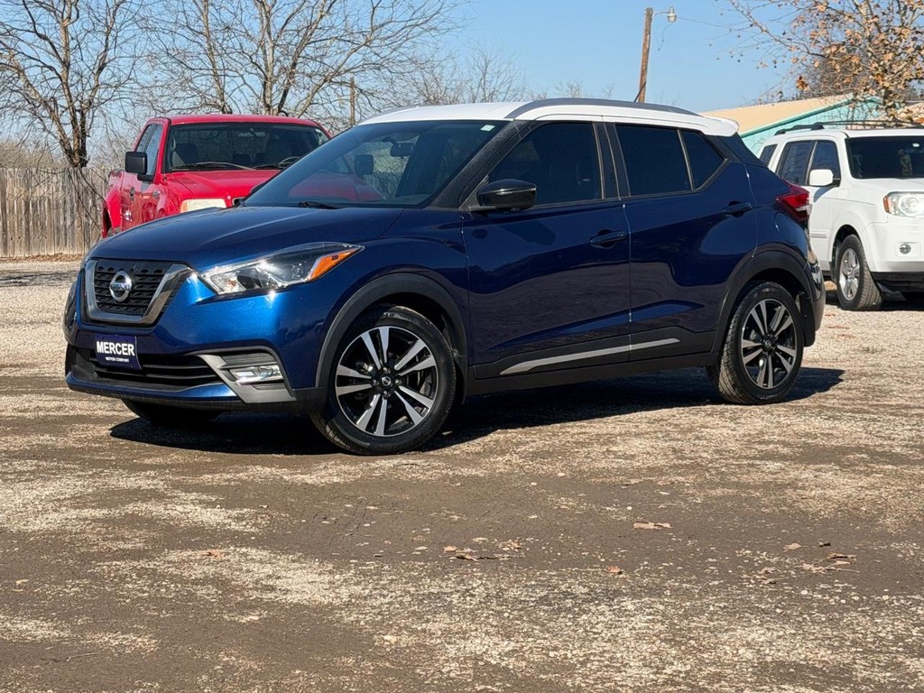 Nissan Kicks Vehicle Full-screen Gallery Image 09