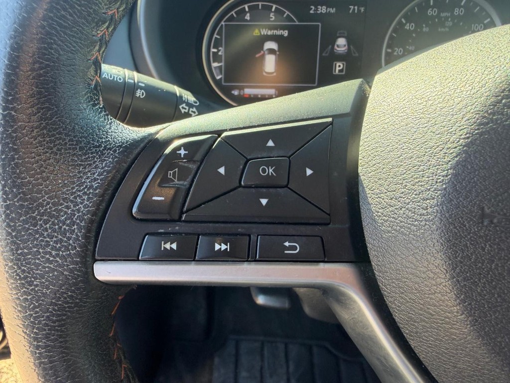 Nissan Kicks Vehicle Full-screen Gallery Image 20