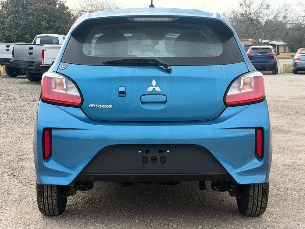 Mitsubishi Mirage Vehicle Full-screen Gallery Image 04