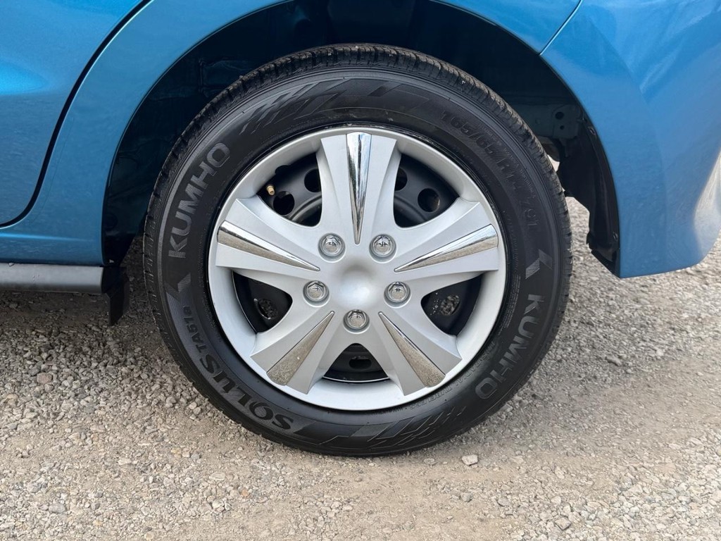 Mitsubishi Mirage Vehicle Full-screen Gallery Image 07