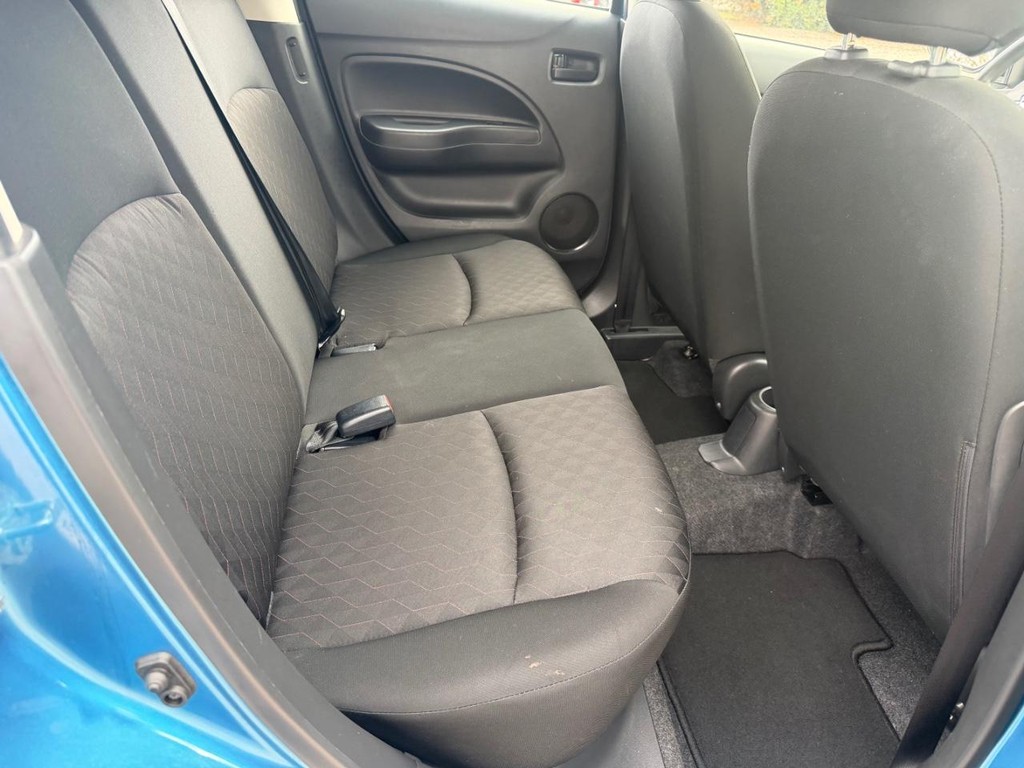 Mitsubishi Mirage Vehicle Full-screen Gallery Image 11