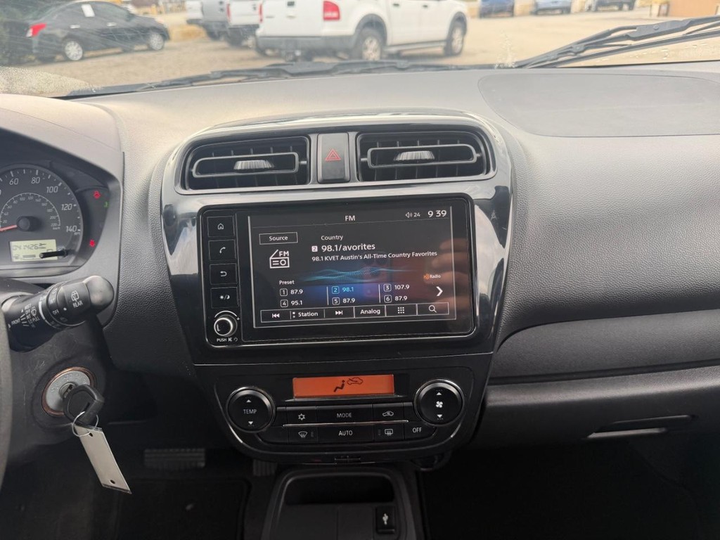 Mitsubishi Mirage Vehicle Full-screen Gallery Image 14