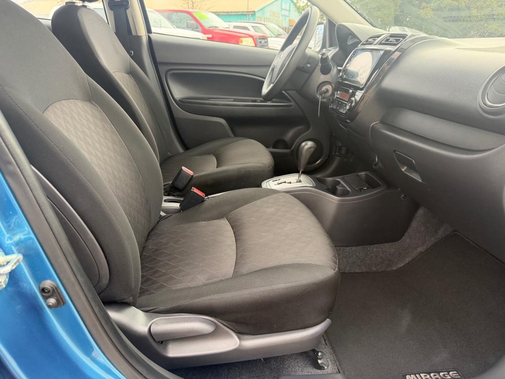 Mitsubishi Mirage Vehicle Full-screen Gallery Image 16