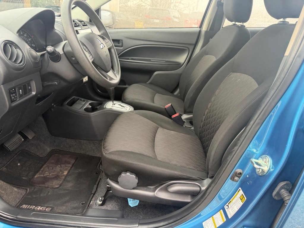 Mitsubishi Mirage Vehicle Full-screen Gallery Image 17