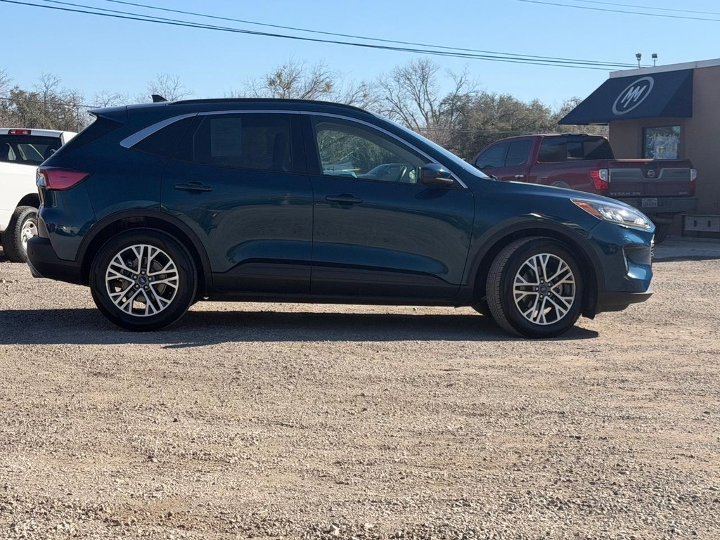 Ford Escape Vehicle Full-screen Gallery Image 2