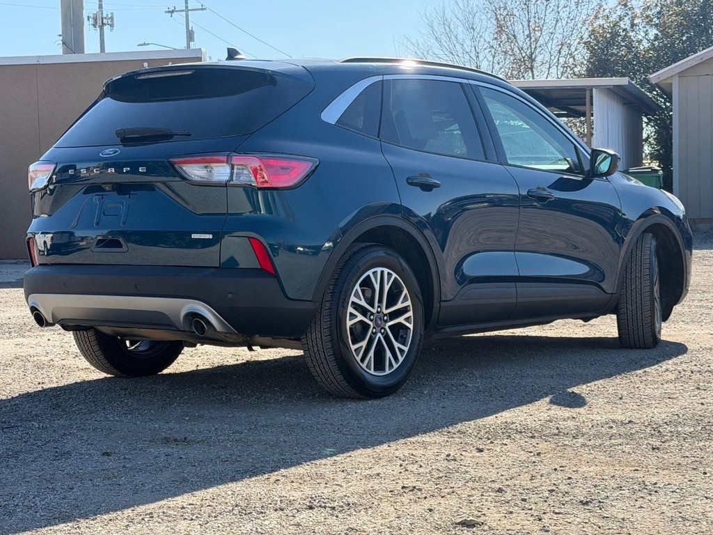 Ford Escape Vehicle Full-screen Gallery Image 3