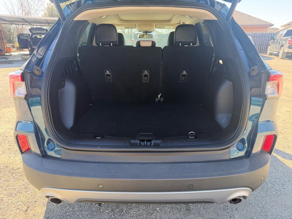 Ford Escape Vehicle Full-screen Gallery Image 5