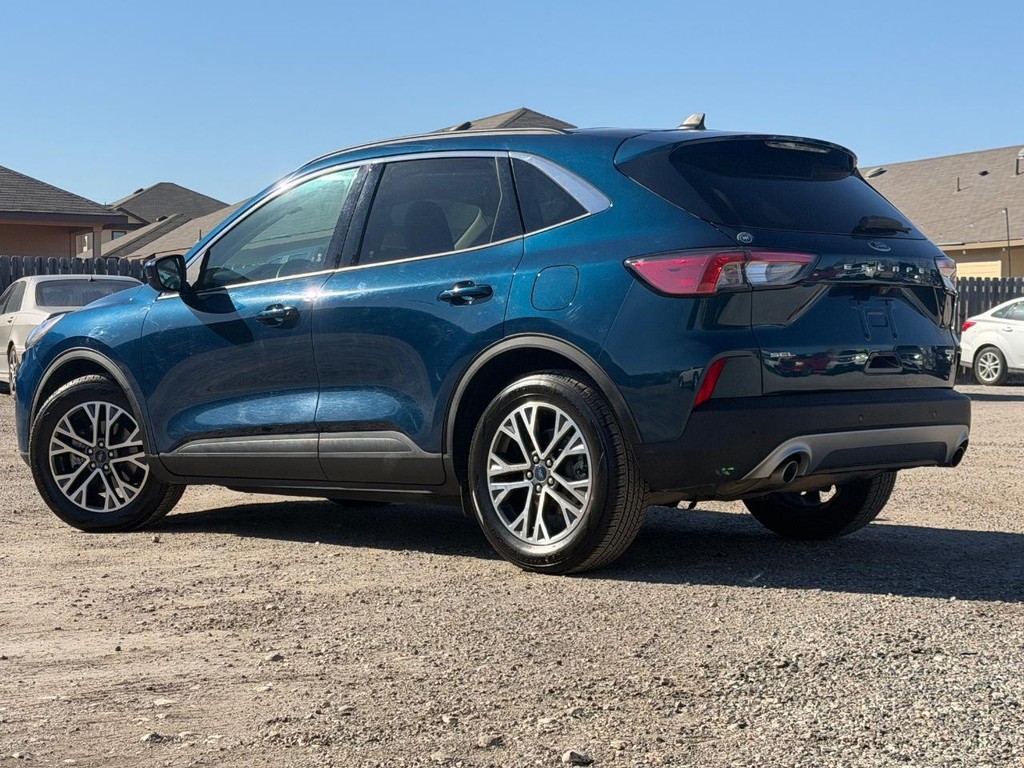 Ford Escape Vehicle Full-screen Gallery Image 6