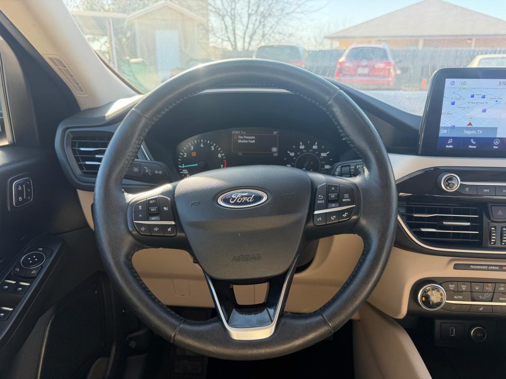 Ford Escape Vehicle Full-screen Gallery Image 13