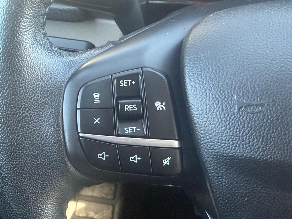 Ford Escape Vehicle Full-screen Gallery Image 22