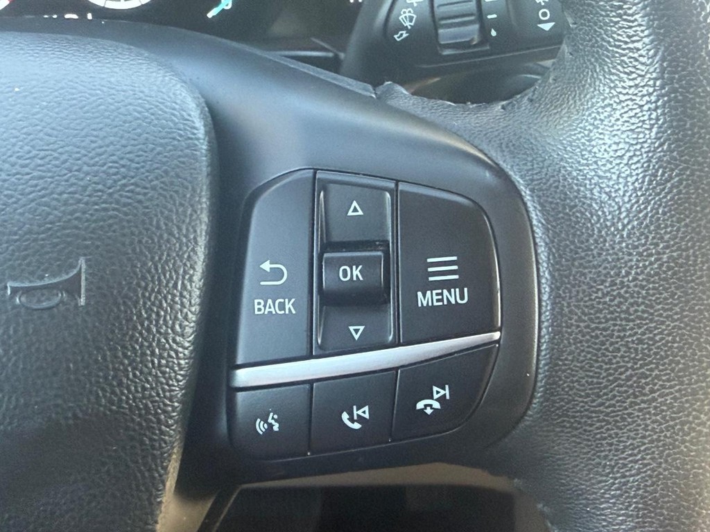 Ford Escape Vehicle Full-screen Gallery Image 23