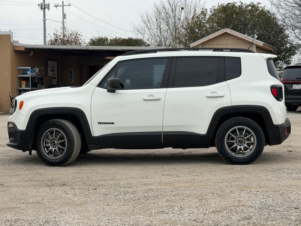 Jeep Renegade Vehicle Full-screen Gallery Image 8