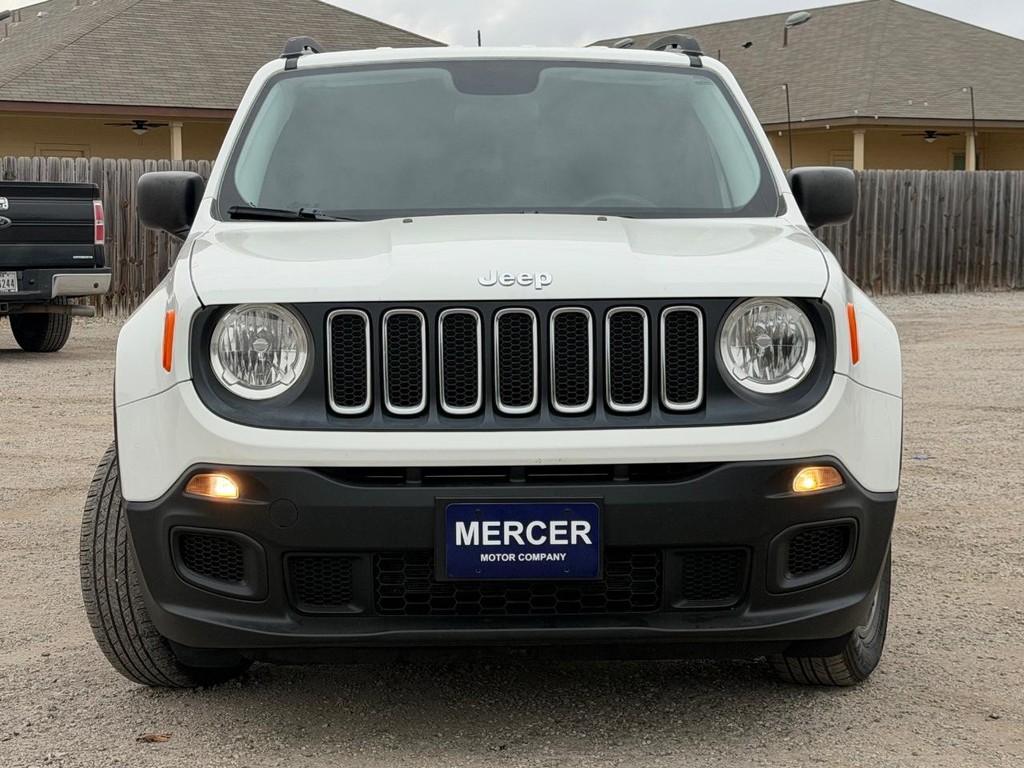 Jeep Renegade Vehicle Full-screen Gallery Image 10