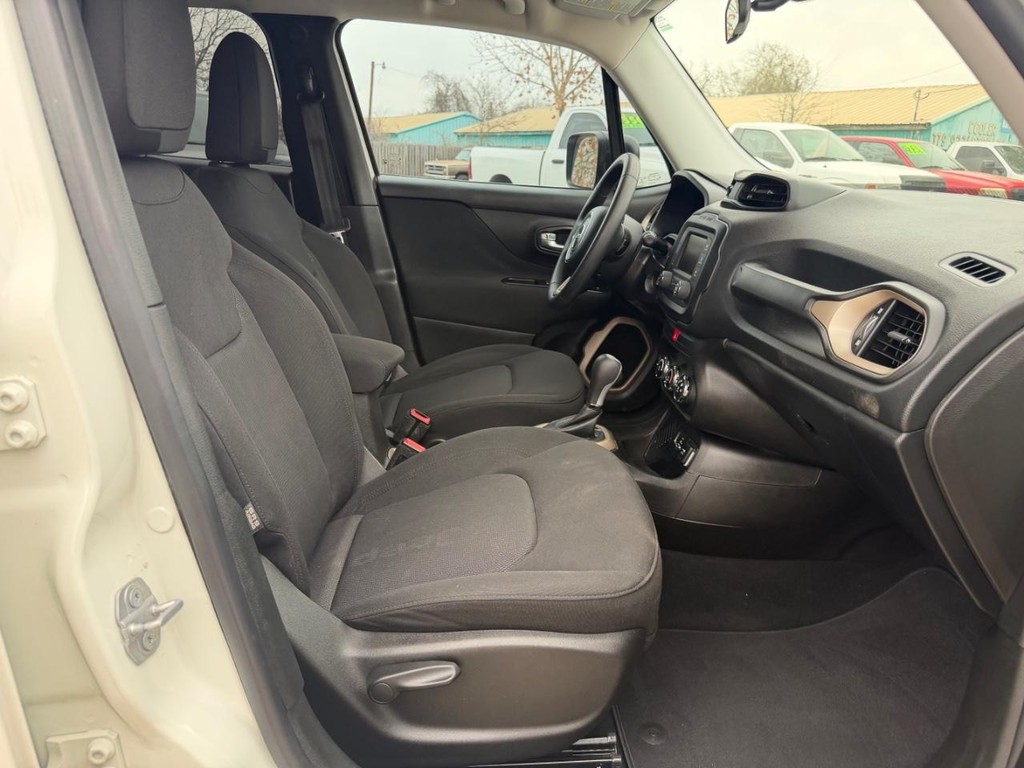 Jeep Renegade Vehicle Full-screen Gallery Image 15