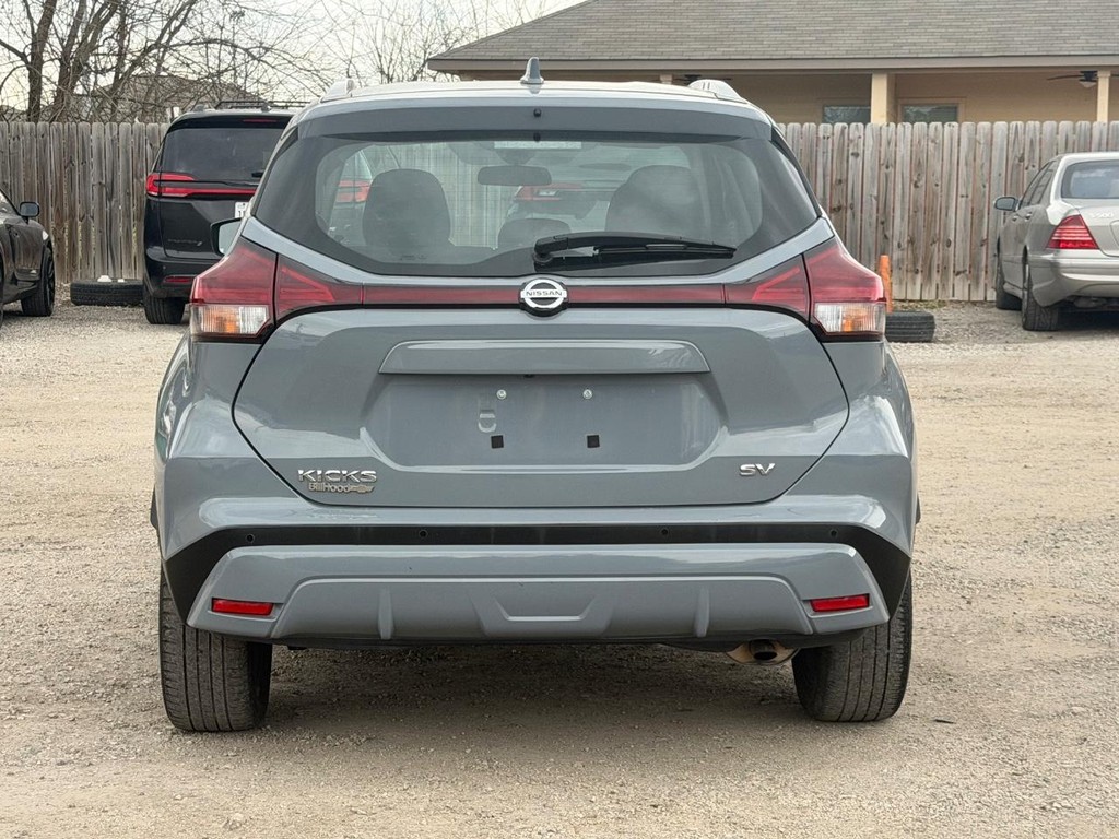 Nissan Kicks Vehicle Full-screen Gallery Image 4