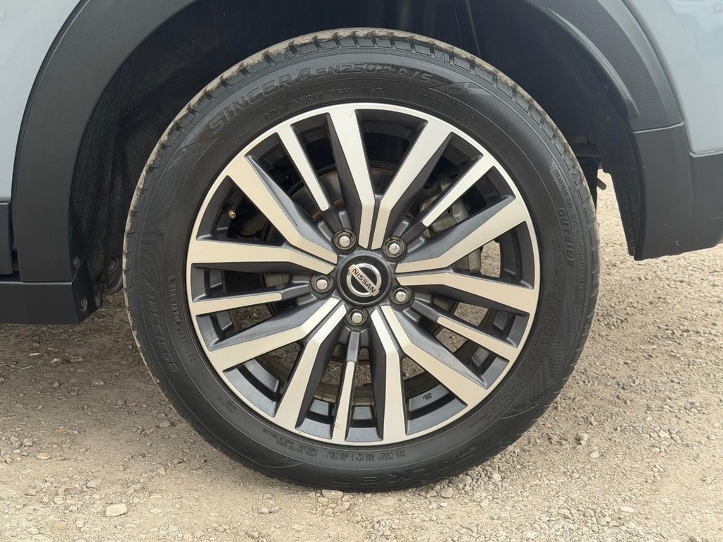 Nissan Kicks Vehicle Full-screen Gallery Image 7