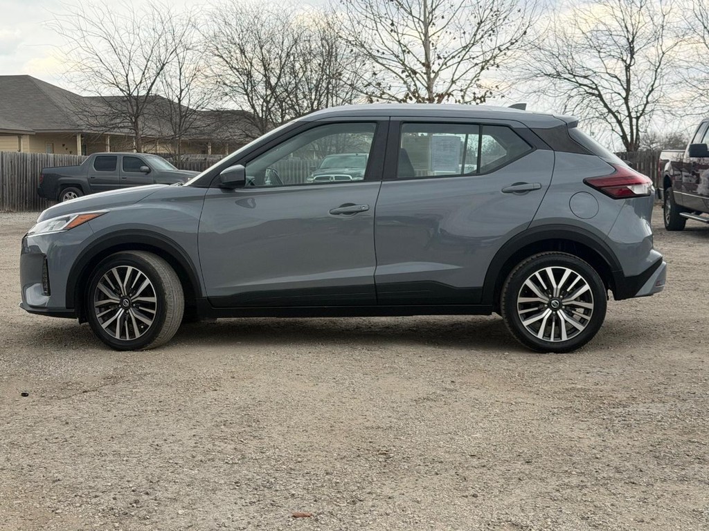 Nissan Kicks Vehicle Full-screen Gallery Image 8