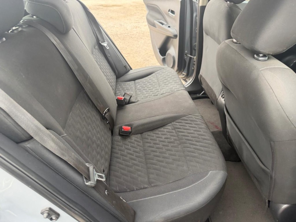 Nissan Kicks Vehicle Full-screen Gallery Image 11