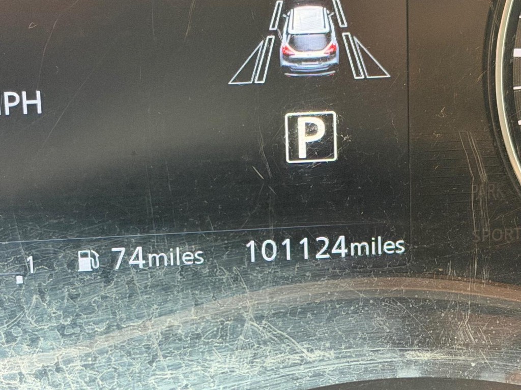 Nissan Kicks Vehicle Full-screen Gallery Image 20