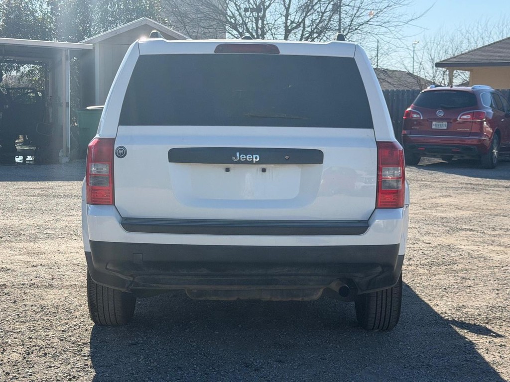 Jeep Patriot Vehicle Full-screen Gallery Image 4