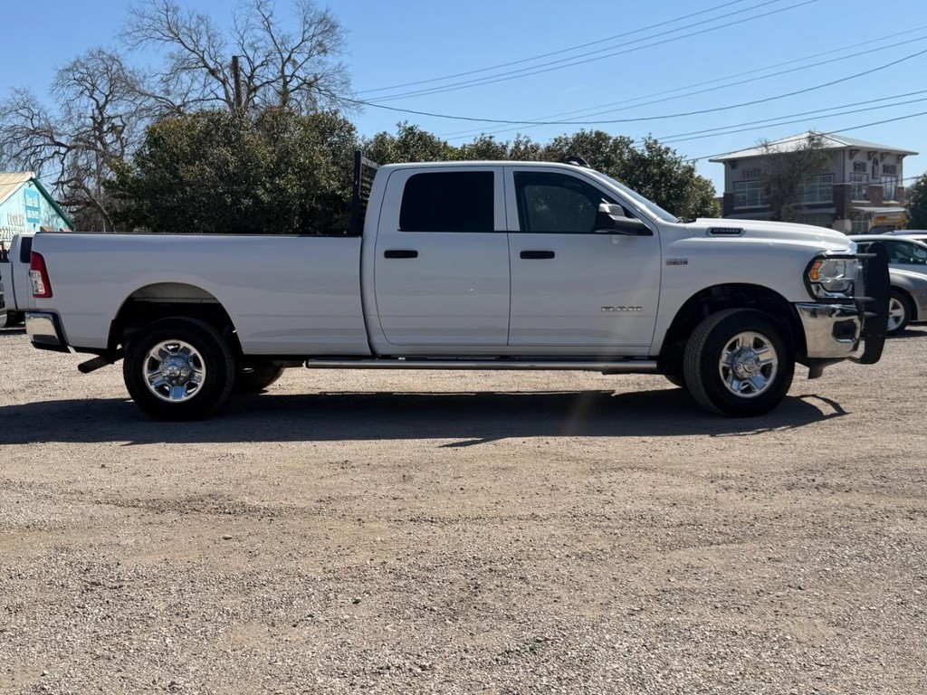 Ram 2500 Vehicle Full-screen Gallery Image 02