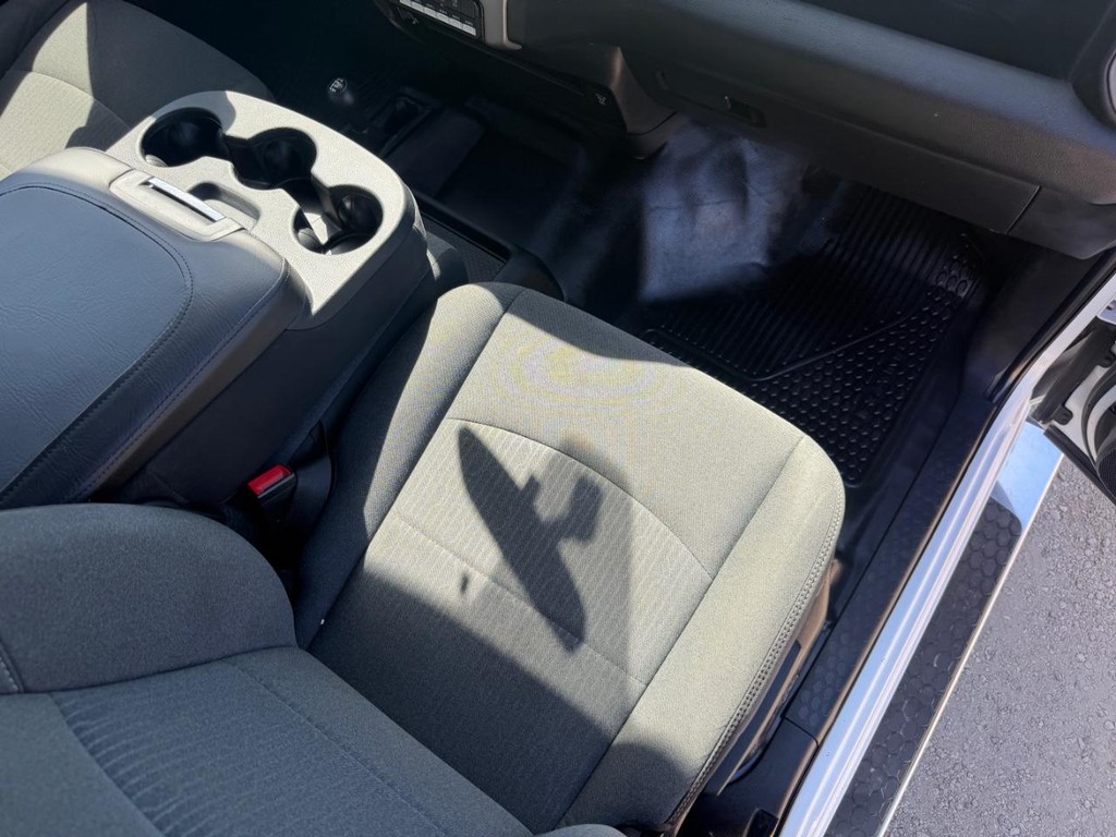 Ram 2500 Vehicle Full-screen Gallery Image 14