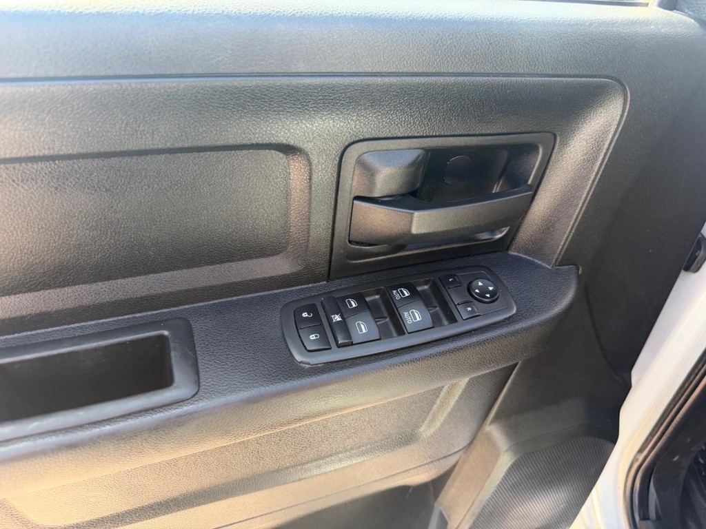 Ram 2500 Vehicle Full-screen Gallery Image 18