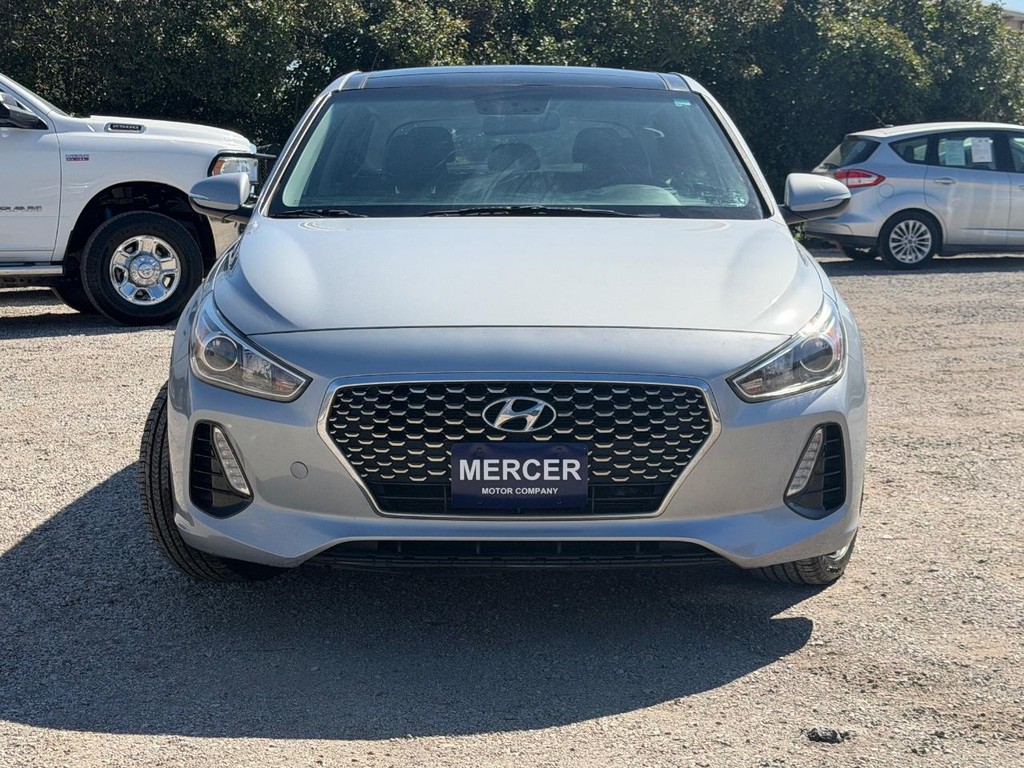 Hyundai Elantra GT Vehicle Full-screen Gallery Image 10