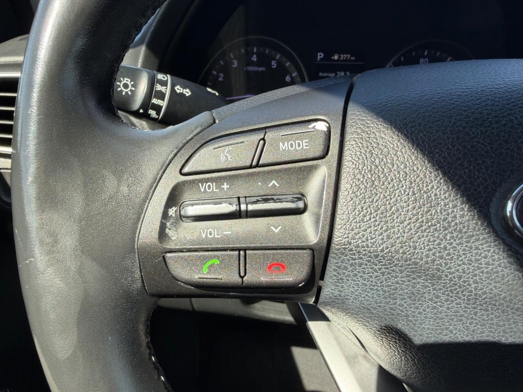 Hyundai Elantra GT Vehicle Full-screen Gallery Image 21