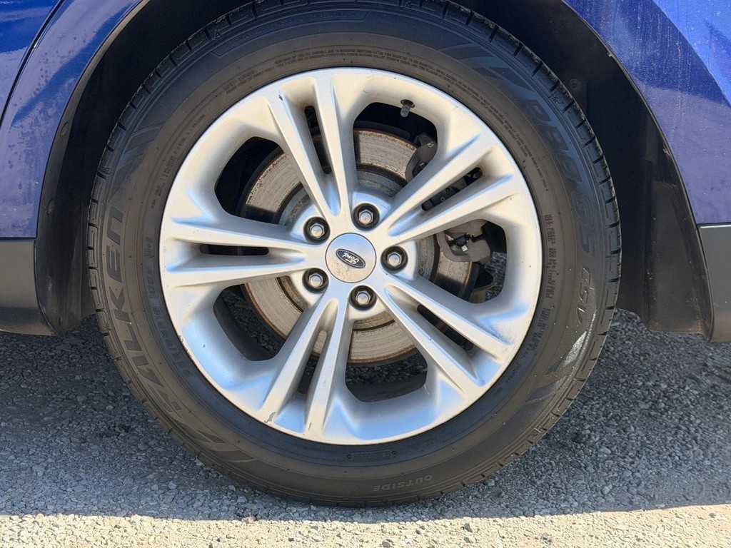 Ford Taurus Vehicle Full-screen Gallery Image 06