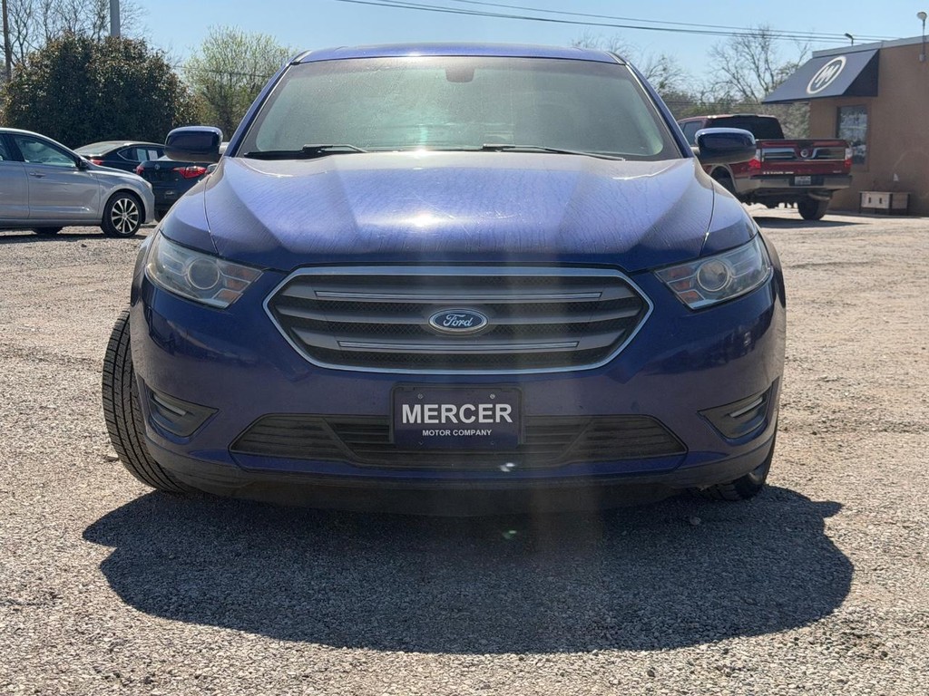 Ford Taurus Vehicle Full-screen Gallery Image 09