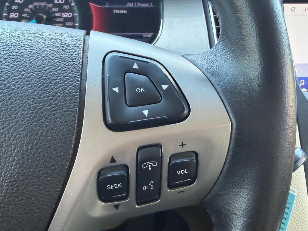 Ford Taurus Vehicle Full-screen Gallery Image 21