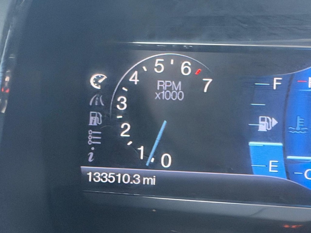 Ford Taurus Vehicle Full-screen Gallery Image 22