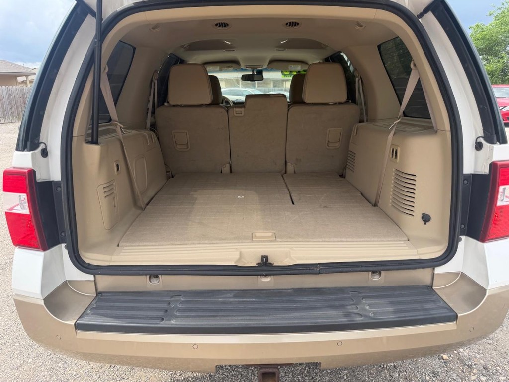 Ford Expedition Vehicle Full-screen Gallery Image 5