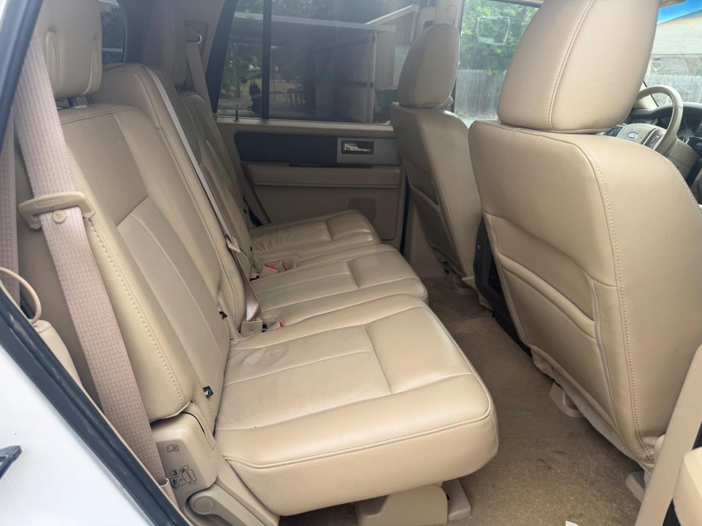 Ford Expedition Vehicle Full-screen Gallery Image 12